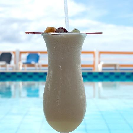 Bird Rock Beach Hotel บาสแตร์ ภายนอก รูปภาพ