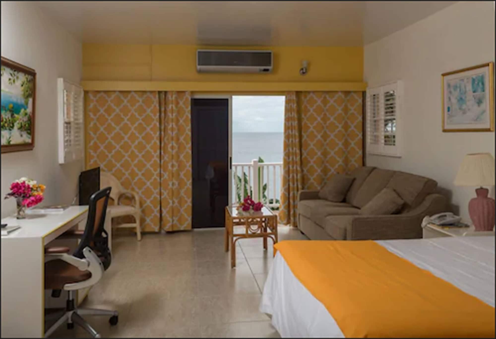 Bird Rock Beach Hotel บาสแตร์ ภายนอก รูปภาพ