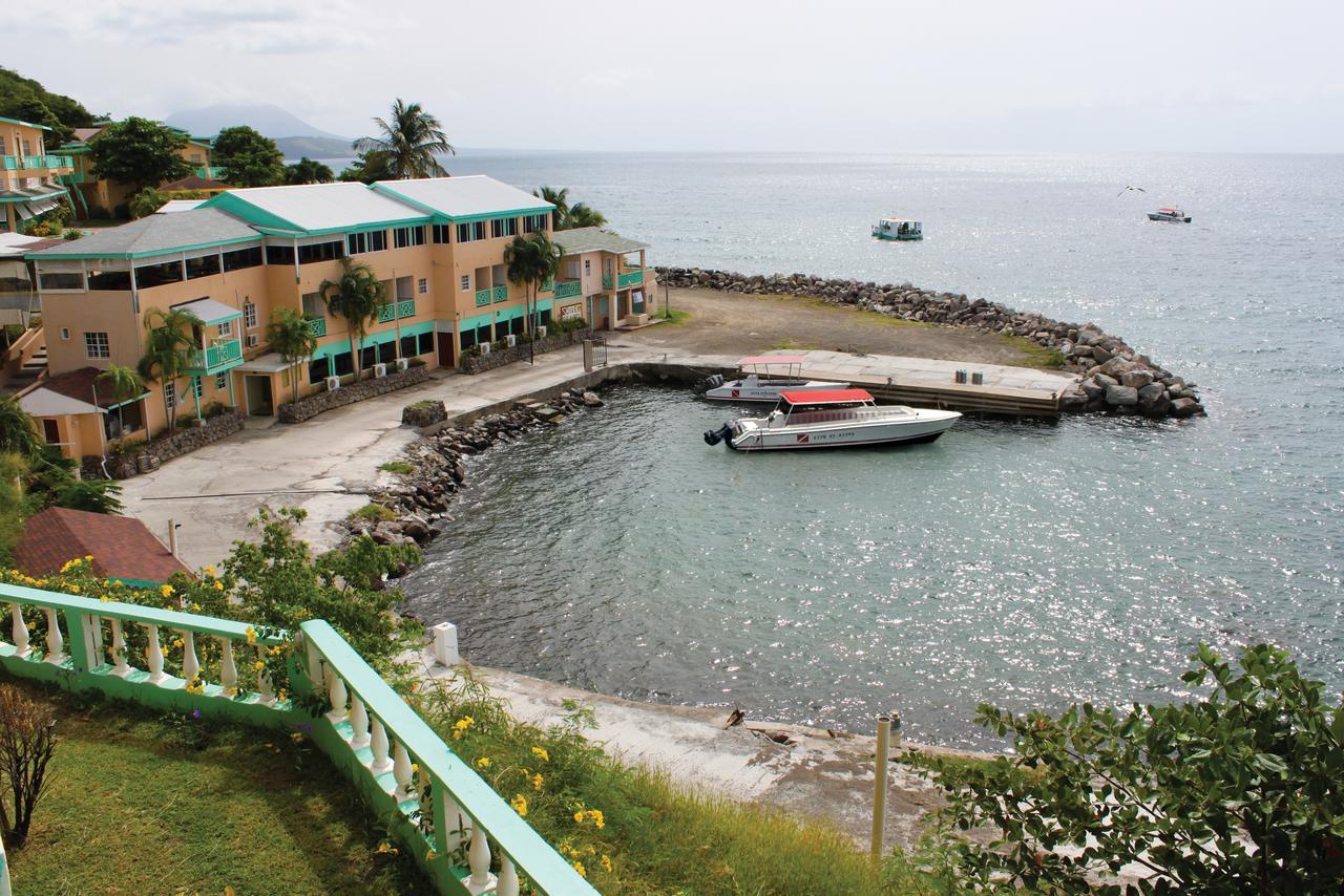 Bird Rock Beach Hotel บาสแตร์ ภายนอก รูปภาพ
