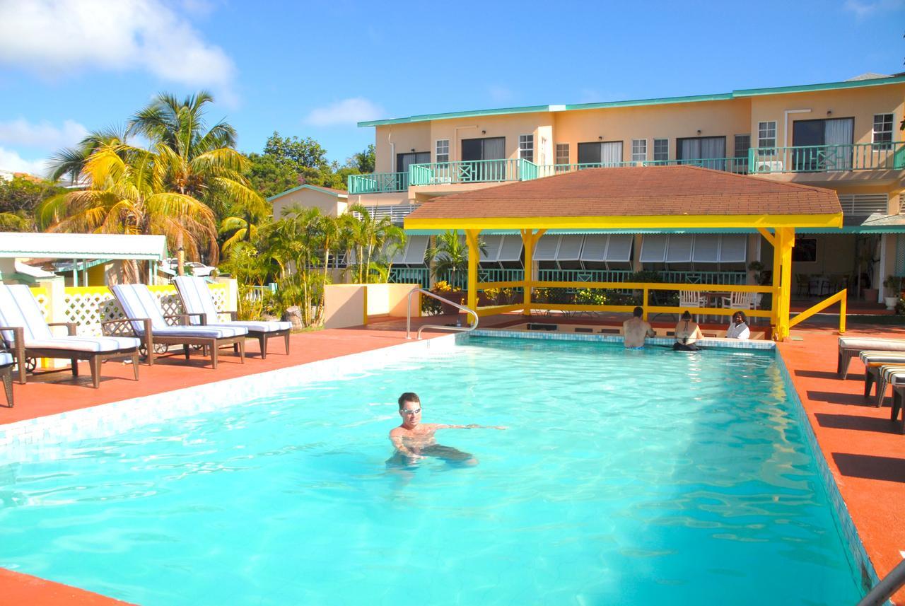 Bird Rock Beach Hotel บาสแตร์ ภายนอก รูปภาพ